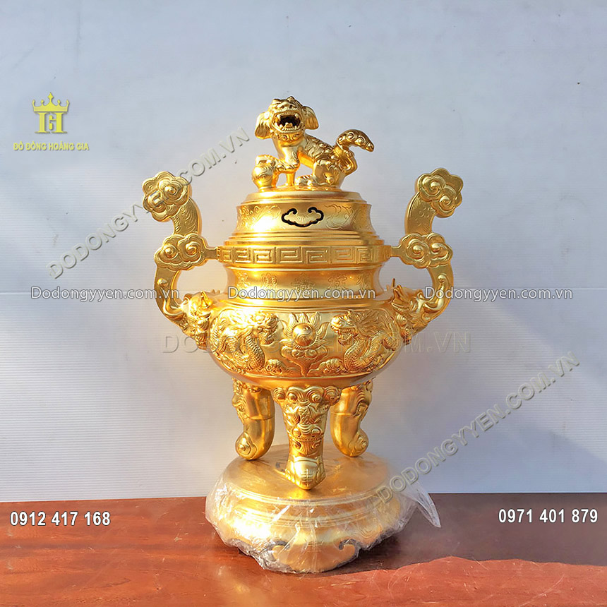 Đỉnh đồng thờ c&uacute;ng mang &yacute; nghĩa biểu tượng t&acirc;m linh độc đ&aacute;o